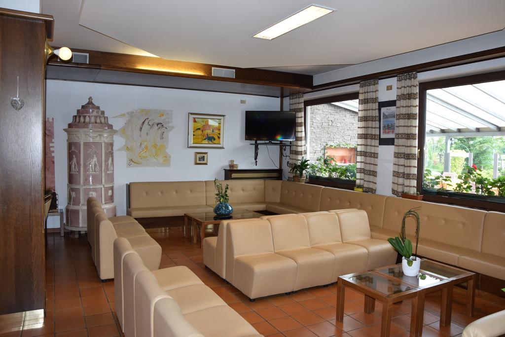Hotel Olimpic Baselga di Pine Bagian luar foto