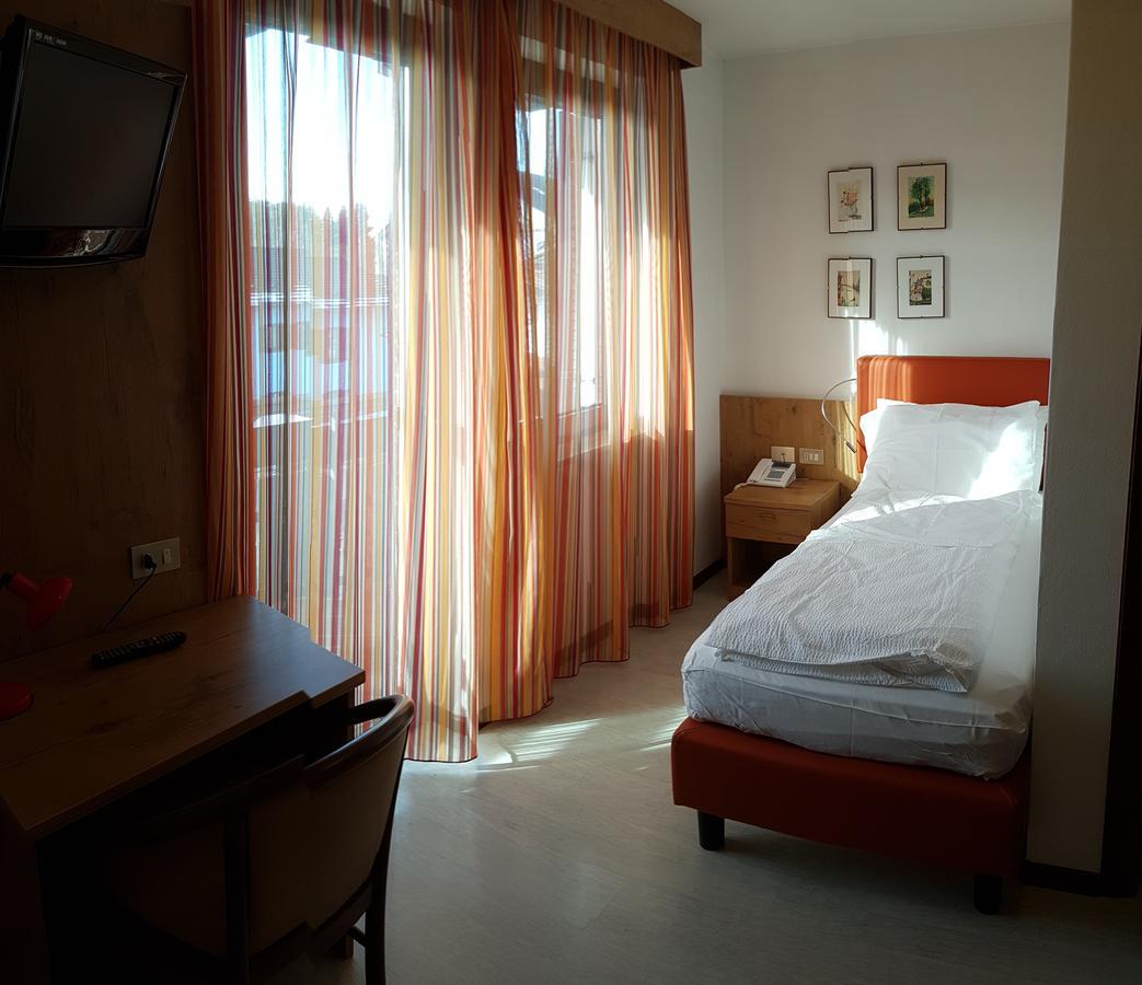 Hotel Olimpic Baselga di Pine Bagian luar foto